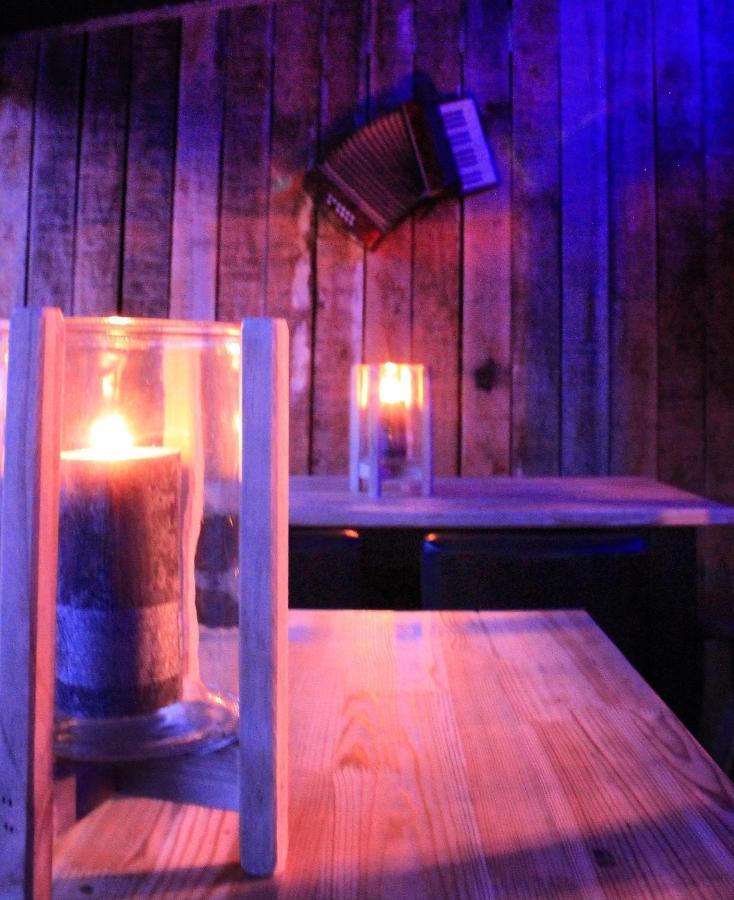 B&B Music City Wibrin Kültér fotó