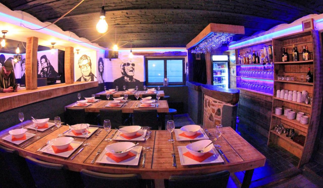 B&B Music City Wibrin Kültér fotó
