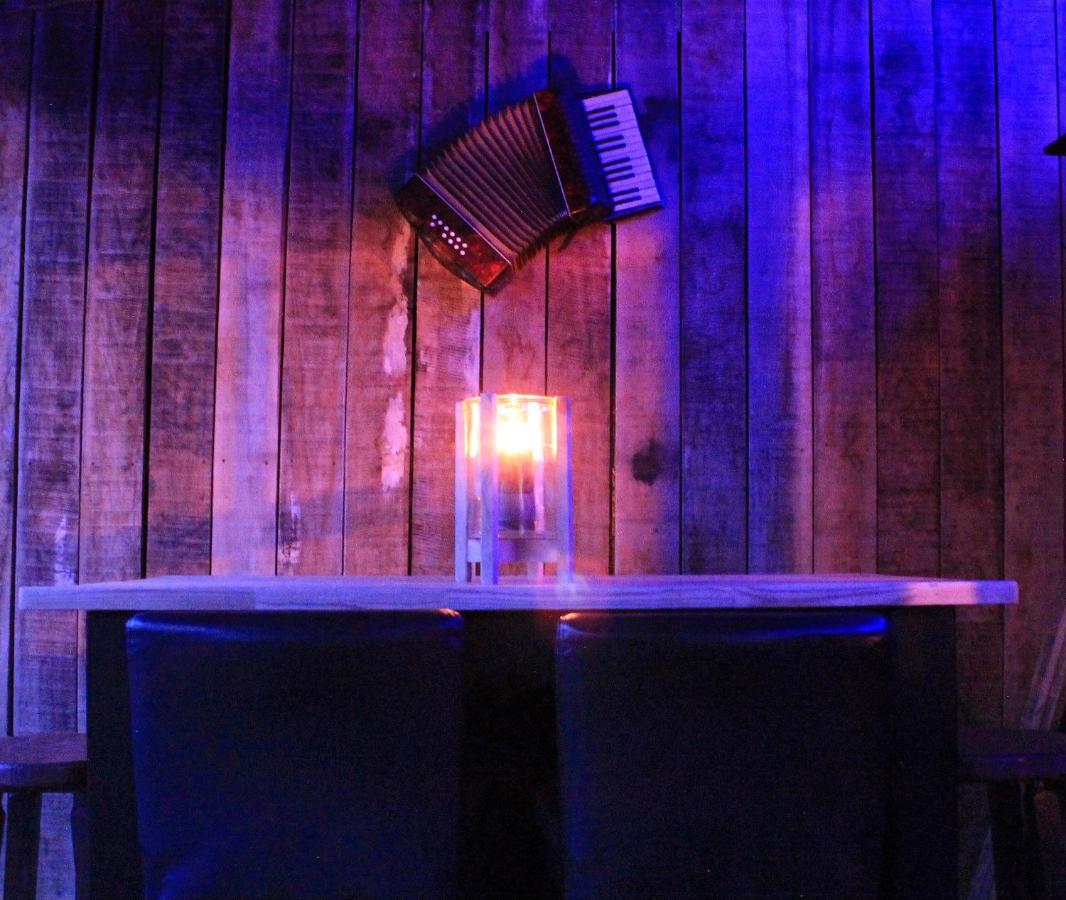 B&B Music City Wibrin Kültér fotó